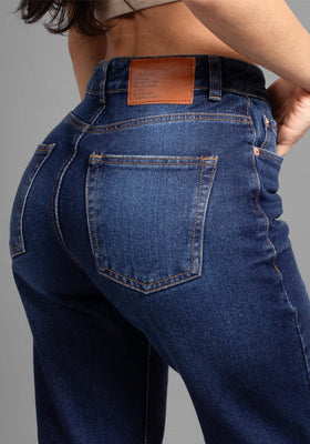 Jeans Straight Leg tono Azul Oscuro Sin Ruedo