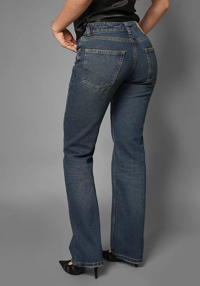 Jeans Straight Leg Azul Oscuro Dirty Tiro Bajo
