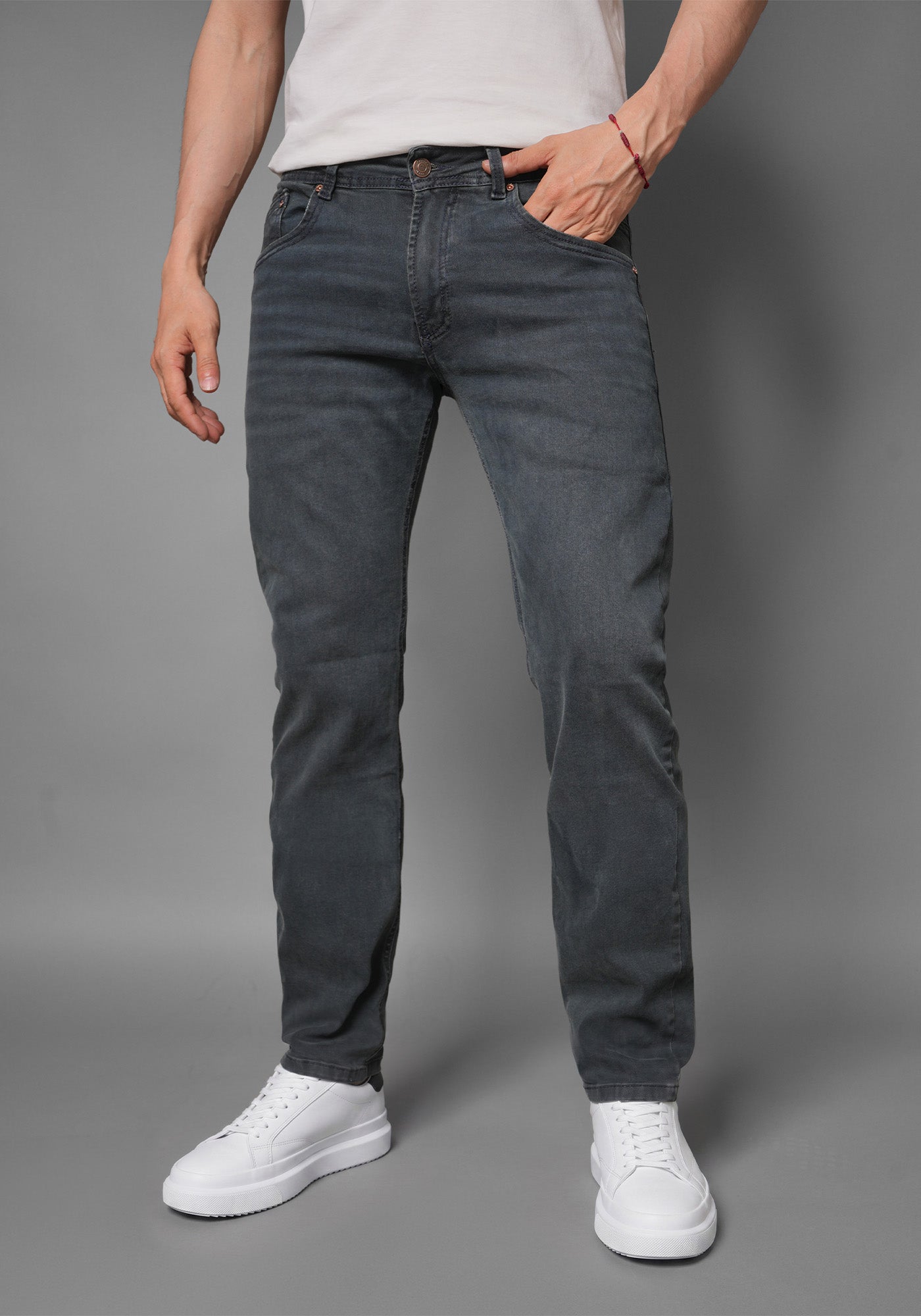 Jean para Hombre en Tono Azul Dirty Pardo marca Thunder