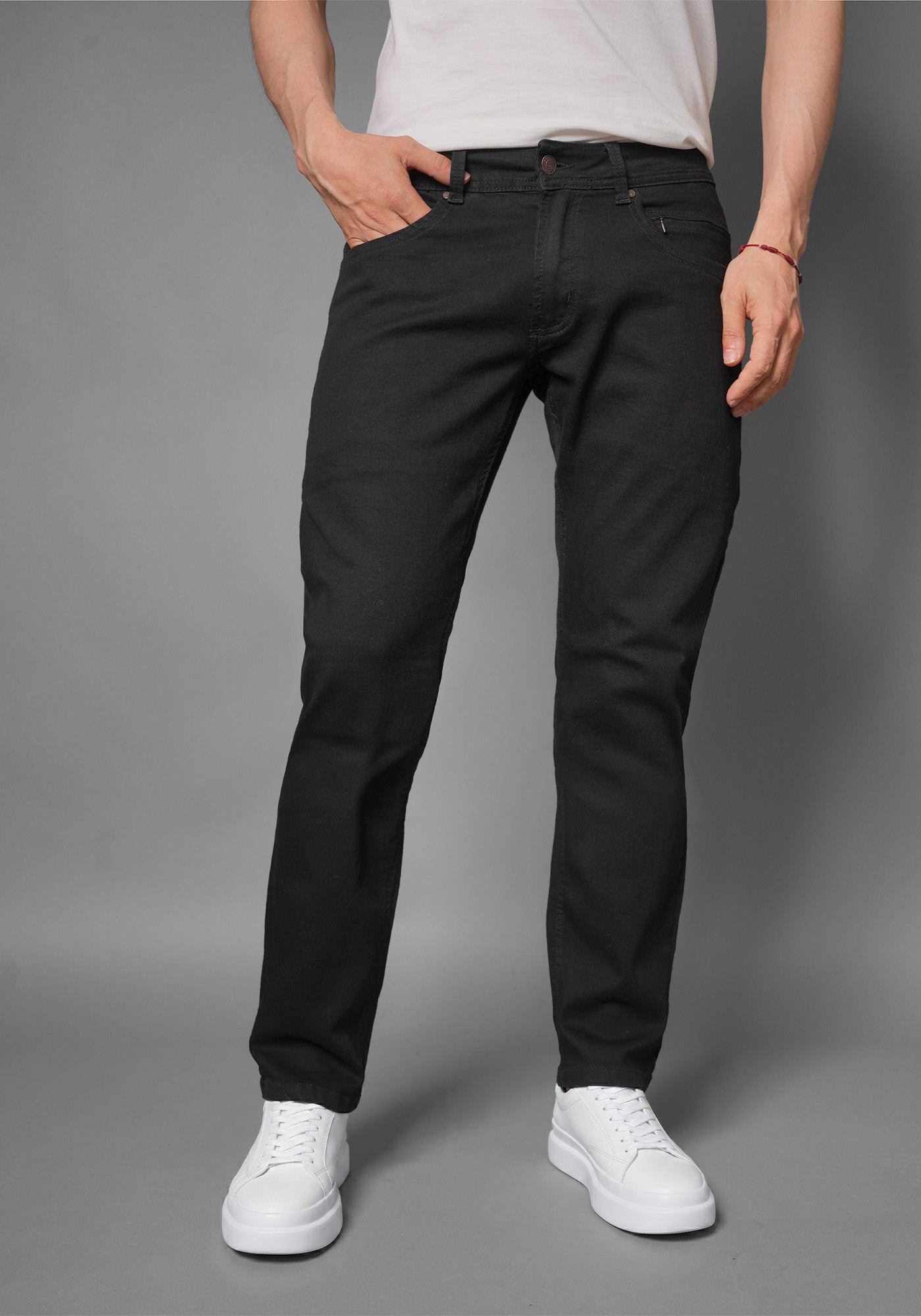 Jean para Hombre en Color Negro Mate Thunder