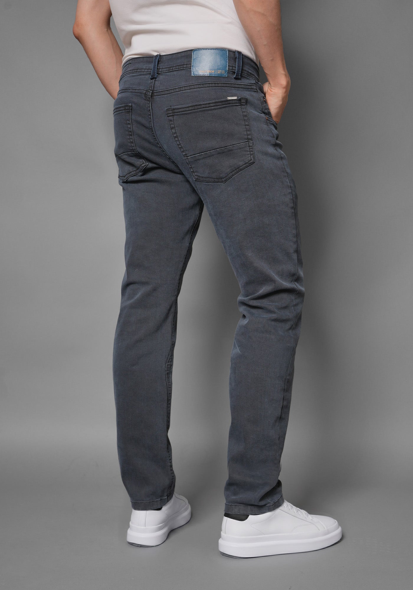 Jean para Hombre en Color Gris Menta Thunder