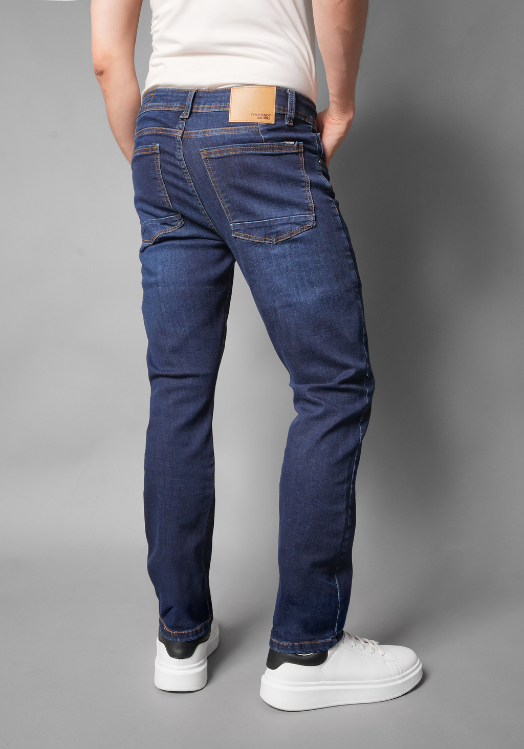 Jean para Hombre en Tono Azul Oscuro Thunder