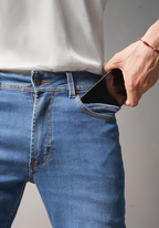 Jean para Hombre en Tono Azul Medio Thunder