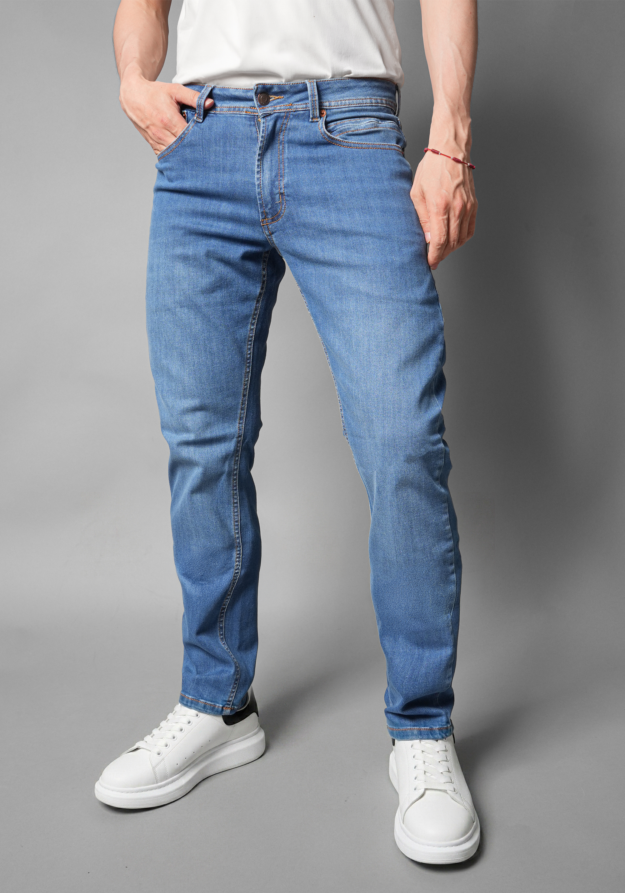 Jean para Hombre en Tono Azul Medio Thunder