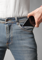 Jean para Hombre Skinny en Tono Azul con Dirty Thunder