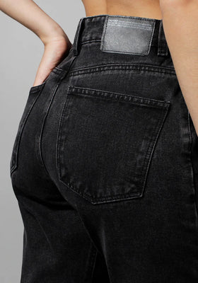 Jean Rigido Mom Fit Para Mujer Negro Sky